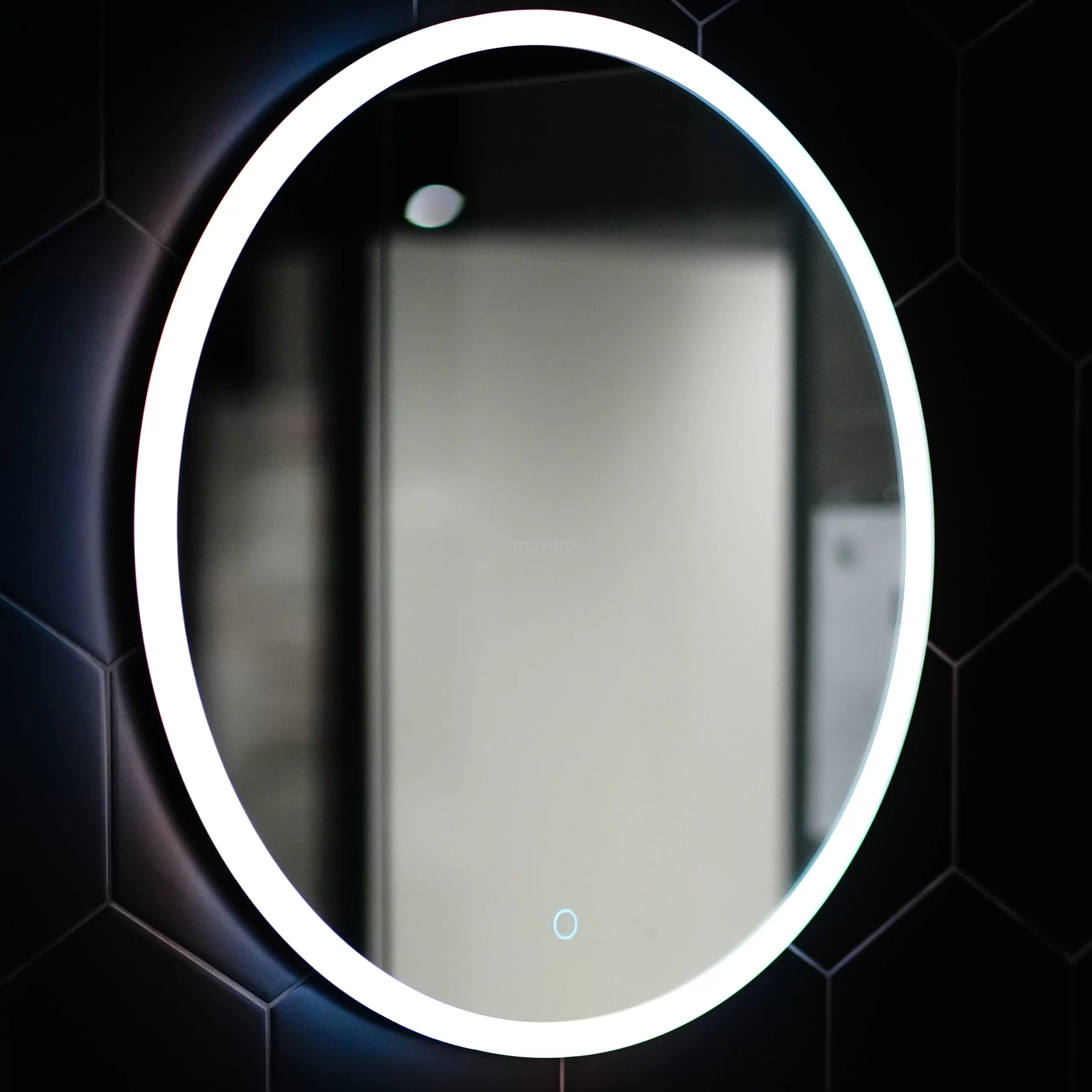 Vivo Badkamerspiegel Met Ledverlichting | 100 Cm Rond Zwart 7 Vivo Badkamerspiegel Met Ledverlichting | 100 Cm Rond Zwart - Afbeelding 5